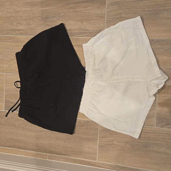 2 Pairs of Shorts - Picture 4 of 4